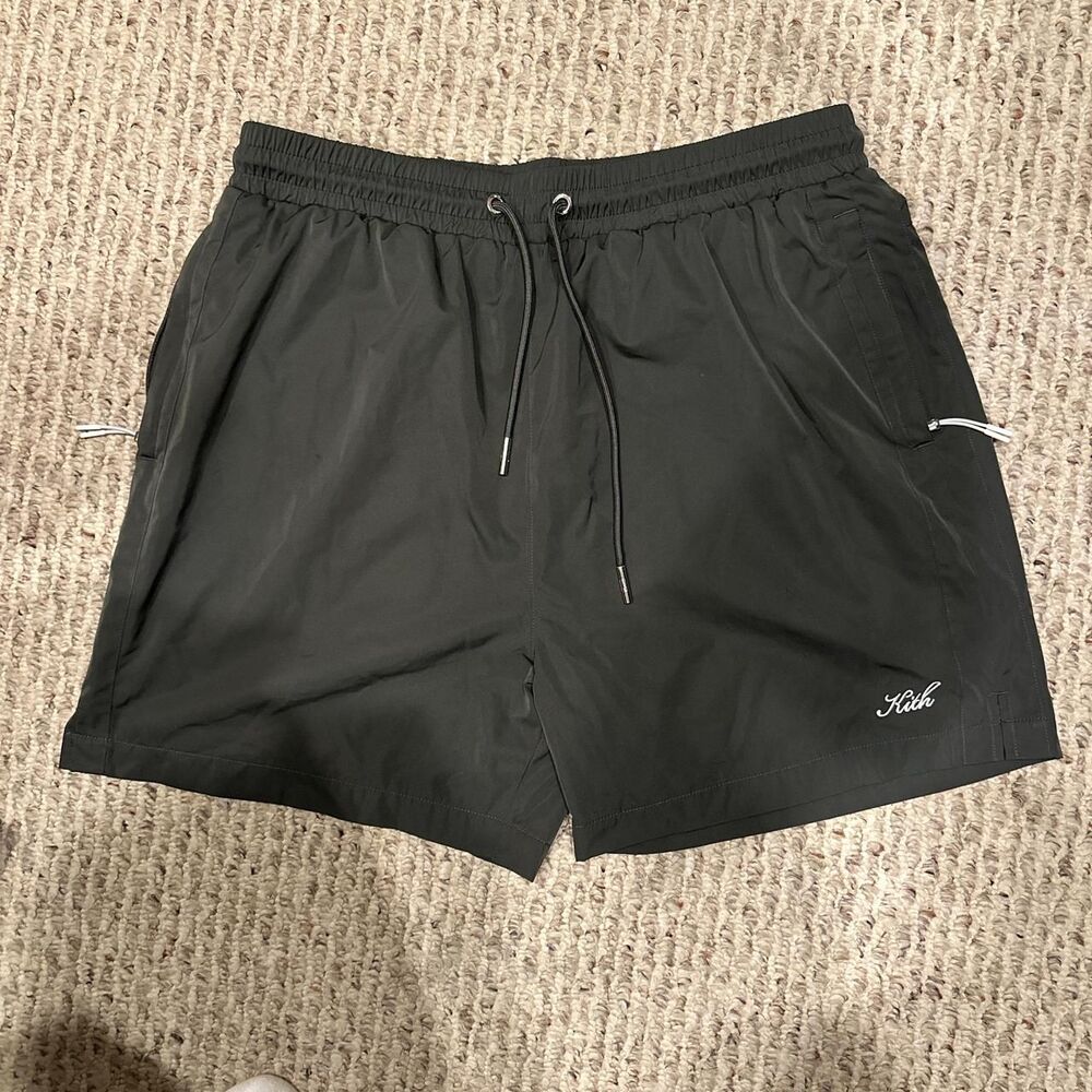 Kith Men's Black and Grey Shorts